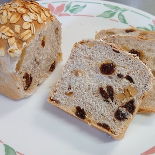 レーズンとくるみのミニ食パン